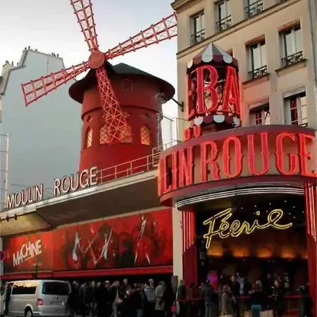 Moderne Quartier Saint Lazare * Paryż