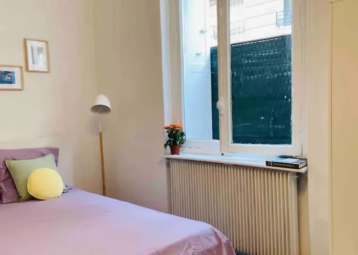 Moderne Quartier Saint Lazare *