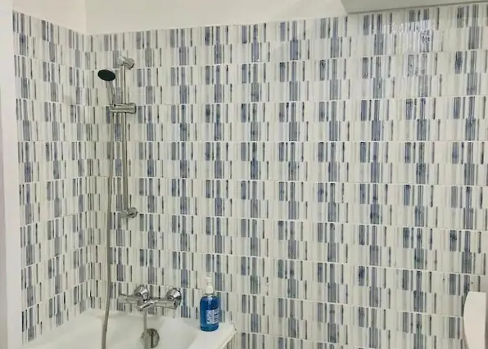 Privatunterkunft Moderne Quartier Saint Lazare
