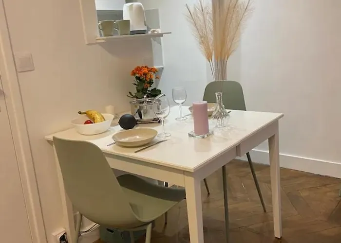 Moderne Quartier Saint Lazare Privatunterkunft