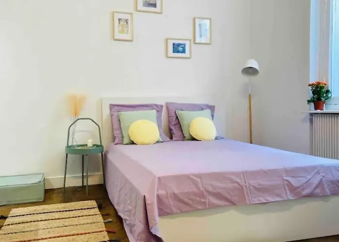 Privatunterkunft Moderne Quartier Saint Lazare *
